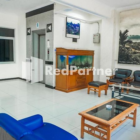 Grand Kembar Hotel Mitra Reddoorz Bandung Extérieur photo