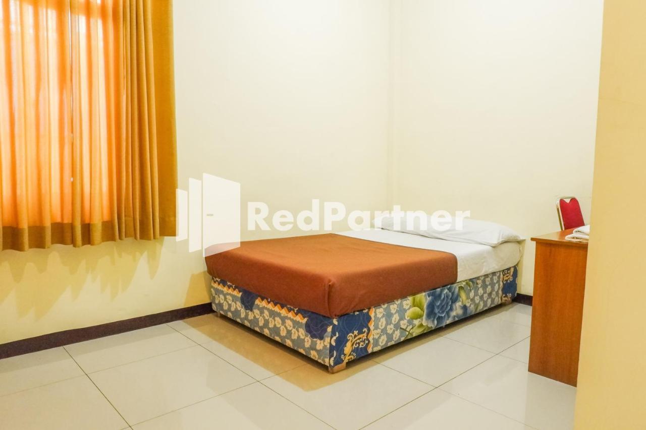 Grand Kembar Hotel Mitra Reddoorz Bandung Extérieur photo