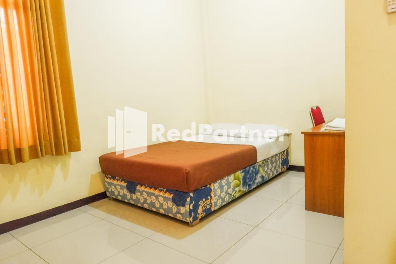 Grand Kembar Hotel Mitra Reddoorz Bandung Extérieur photo